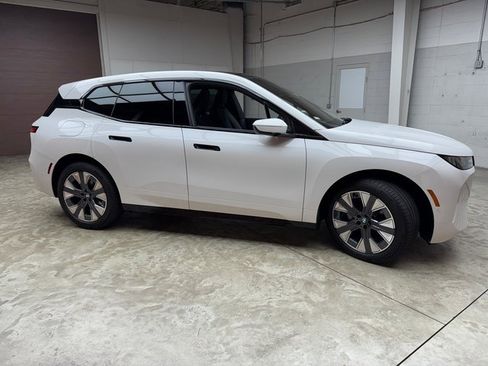 New 2026 BMW iX xDrive60 w/ Premium Package image 6