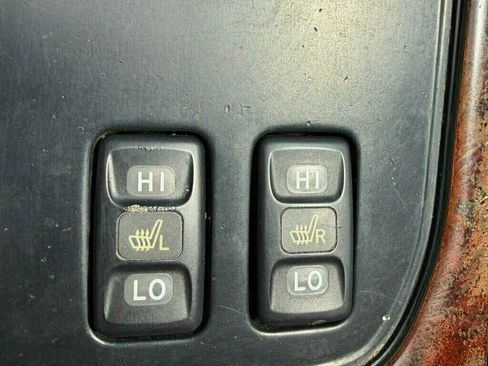 Used 2001 Toyota Land Cruiser w/ Convenience Pkg AWD/4WD image 30