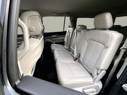 Used 2022 Jeep Wagoneer Series III image 22