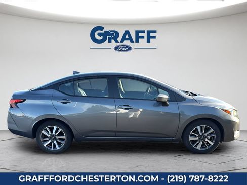 Used 2024 Nissan Versa SV FWD image 5