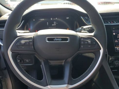 New 2024 Jeep Grand Cherokee Laredo X image 15