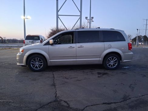 Used 2015 Dodge Grand Caravan SXT FWD image 5