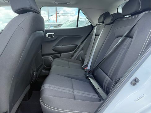 Used 2025 Hyundai Venue SEL FWD image 15