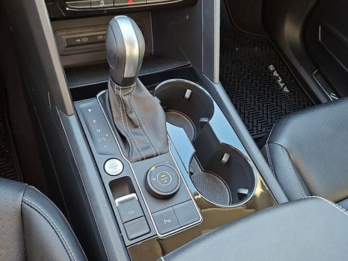 Certified 2023 Volkswagen Atlas SE w/ Panoramic Sunroof Package image 14