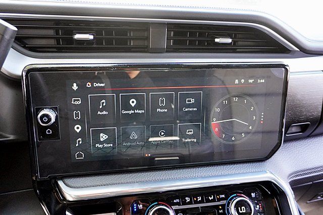 Used 2024 GMC Sierra 2500 Denali w/ Technology Package AWD/4WD image 43
