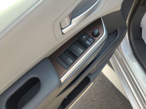 Certified 2023 Toyota Sienna XLE AWD/4WD image 13