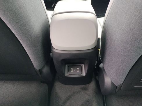 Used 2025 Hyundai Elantra Limited FWD image 37