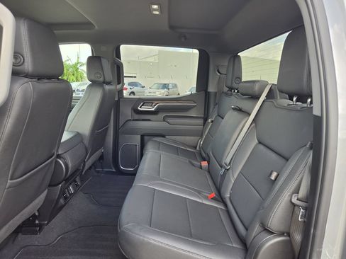 Used 2025 GMC Sierra 1500 SLT RWD image 28