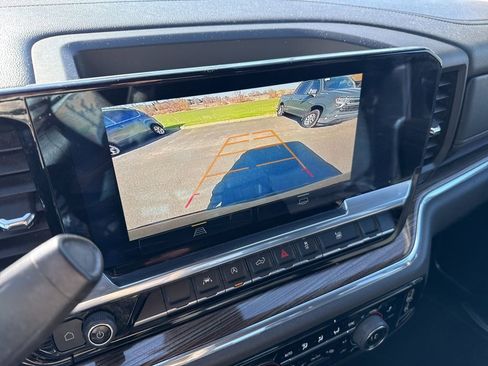 Used 2024 Chevrolet Silverado 1500 LT AWD/4WD image 7