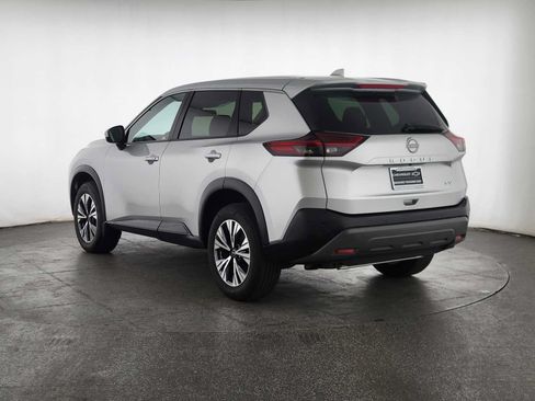 Used 2023 Nissan Rogue SV FWD image 5