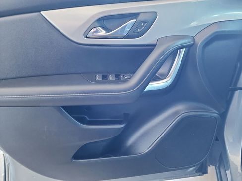 Used 2025 Chevrolet Blazer LT image 12