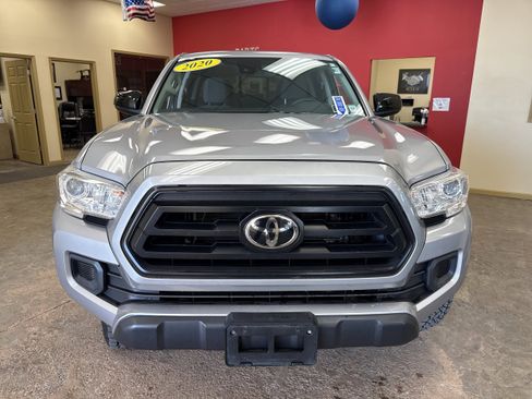 Used 2020 Toyota Tacoma SR image 2