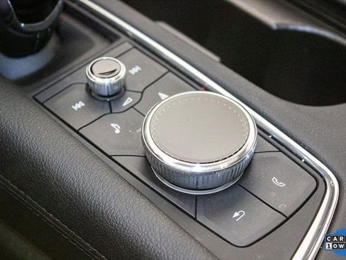 Certified 2025 Cadillac XT5 Premium Luxury image 35