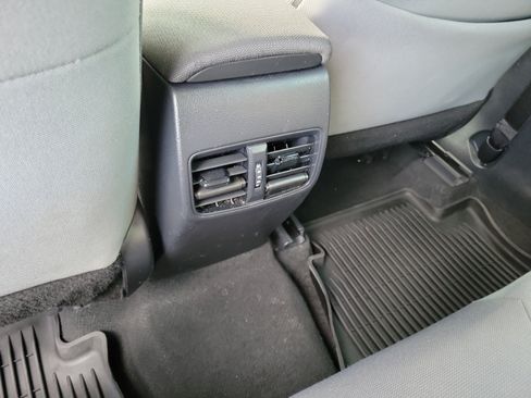 Used 2024 Toyota Corolla Cross AWD Hybrid image 16
