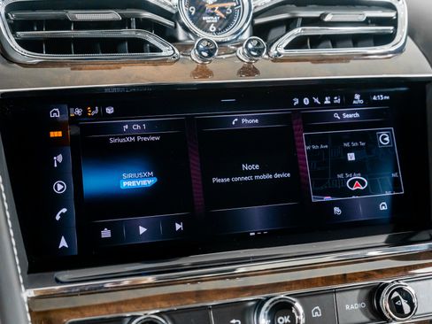 Used 2023 Bentley Bentayga Extended Wheelbase image 43