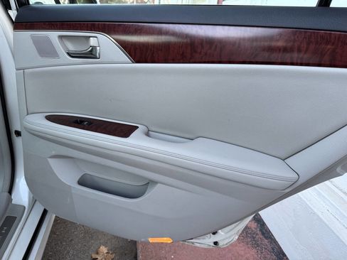 Used 2011 Toyota Avalon Limited image 17