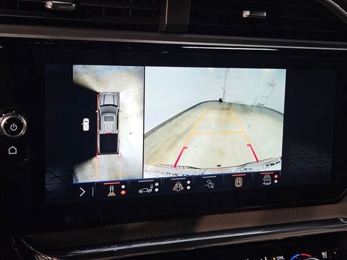 Used 2024 GMC Sierra 1500 Denali w/ Denali Reserve Package image 32