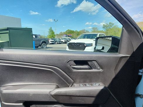 Used 2025 Chevrolet Colorado W/T w/ WT Custom Package image 18