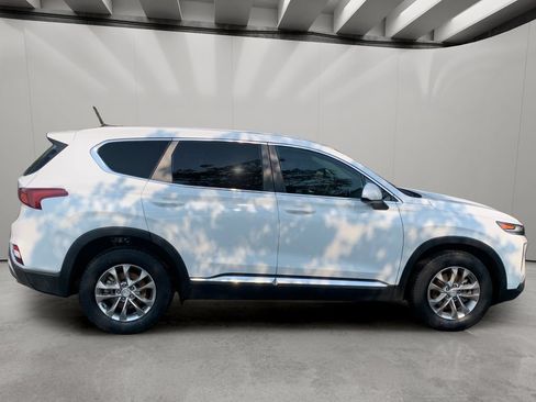 Used 2020 Hyundai Santa Fe SE FWD image 6