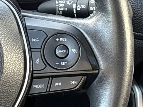 Used 2021 Toyota RAV4 XLE w/ Convenience Package AWD/4WD image 23