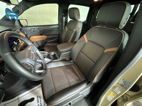 Certified 2023 GMC Canyon AT4 w/ AT4 Premium Package AWD/4WD image 33