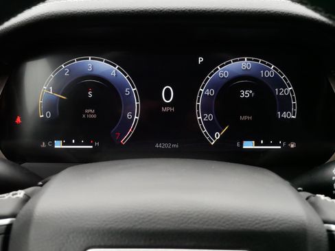 Used 2023 Jeep Grand Cherokee Limited w/ Black Appearance Package AWD/4WD image 21