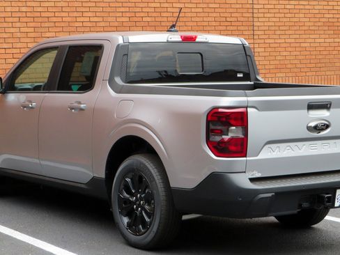 New 2024 Ford Maverick Lariat w/ Black Appearance Package image 4