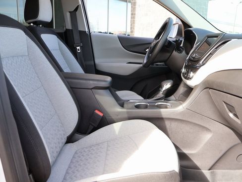 Used 2022 Chevrolet Equinox LS w/ LS Convenience Package image 10