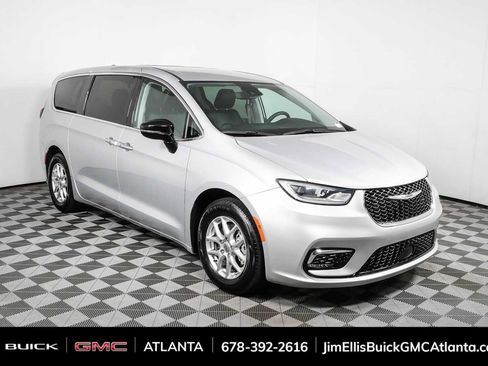 Used 2024 Chrysler Pacifica Touring-L FWD image 1