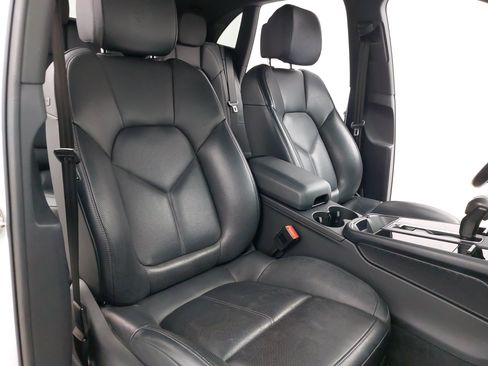 Certified 2023 Porsche Macan AWD/4WD image 12