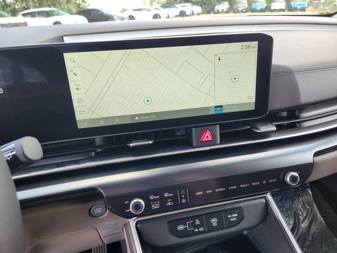 New 2027 Kia Carnival FWD image 18