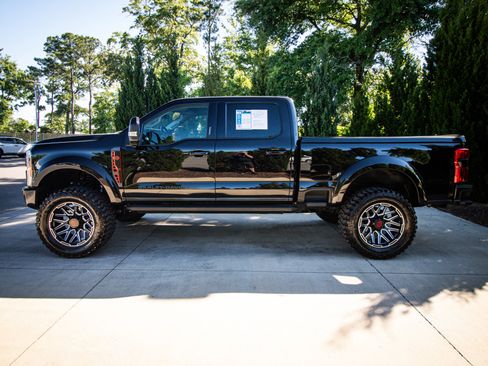 Used 2023 Ford F250 Lariat w/ Lariat Ultimate Package AWD/4WD image 7