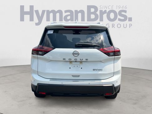 Certified 2024 Nissan Rogue SV w/ SV Premium Package AWD/4WD image 4