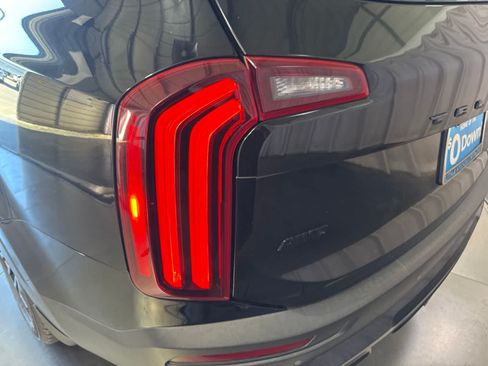 Used 2022 Kia Telluride SX w/ SX Prestige Package AWD/4WD image 12