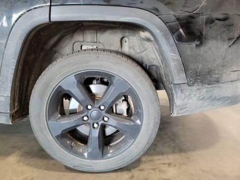 Used 2023 Jeep Grand Cherokee L Limited w/ Luxury Tech Group II AWD/4WD image 14