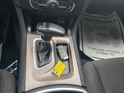 Used 2023 Dodge Charger SXT image 17