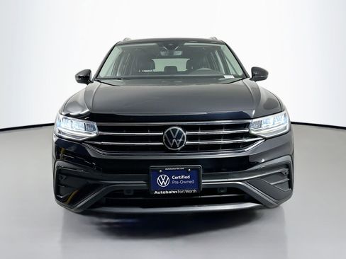 Used 2022 Volkswagen Tiguan SE w/ Panoramic Sunroof Package image 2