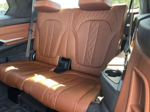 Used 2020 BMW X7 M50i w/ Luxury Seating Package AWD/4WD image 19
