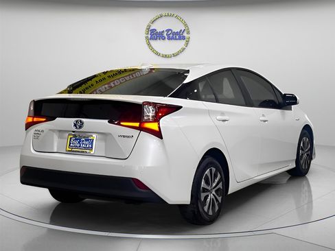 Used 2022 Toyota Prius LE image 5