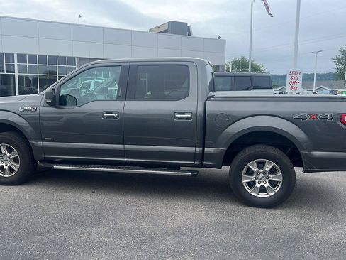 Used 2017 Ford F150 XLT w/ Equipment Group 302A Luxury AWD/4WD image 13