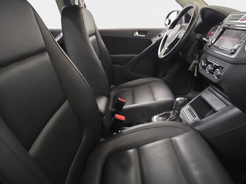 Used 2011 Volkswagen Tiguan SE AWD/4WD image 10