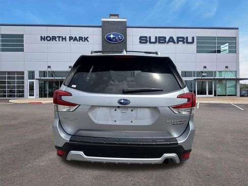 Used 2023 Subaru Forester Touring w/ Popular Package #3 AWD/4WD image 4
