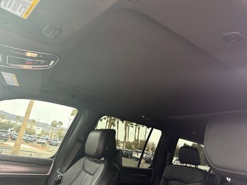 Used 2024 Jeep Wagoneer L Series III w/ Premium Group I image 28