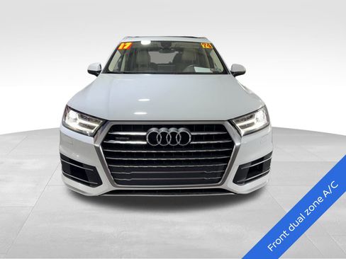 Used 2017 Audi Q7 3.0T Premium Plus image 2