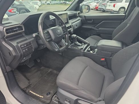 Used 2024 Toyota Tacoma SR AWD/4WD image 8