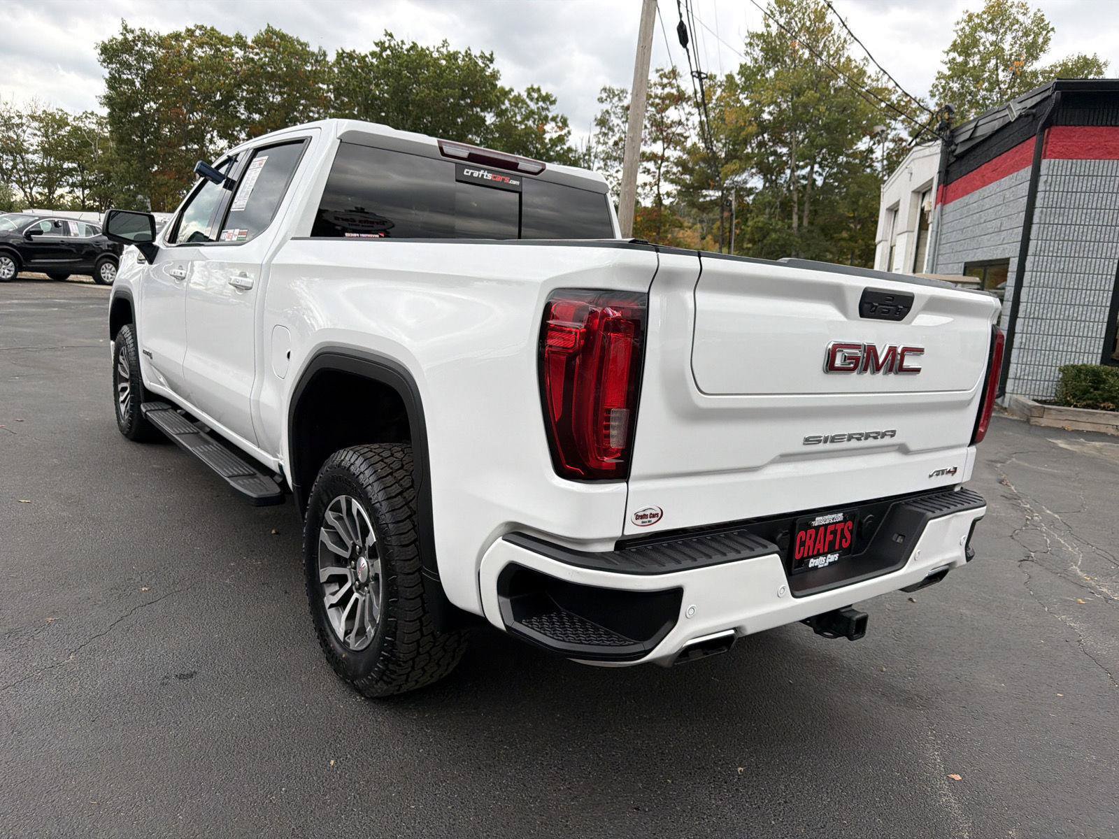 Used 2020 GMC Sierra 1500 AT4 w/ AT4 Premium Package AWD/4WD image 3