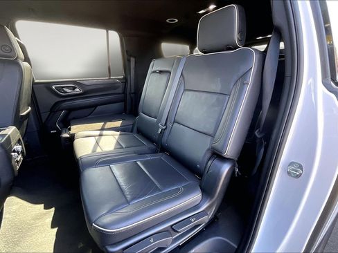 Used 2024 GMC Yukon XL SLT RWD image 22