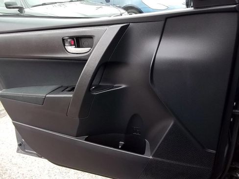 Used 2017 Toyota Corolla LE image 11