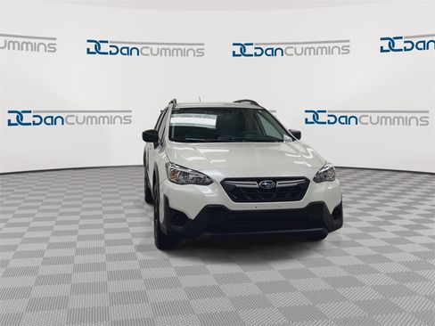 Used 2023 Subaru Crosstrek 2.0i image 3