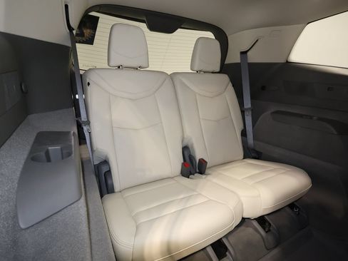 Used 2023 Cadillac XT6 Premium Luxury w/ Technology Package AWD/4WD image 27